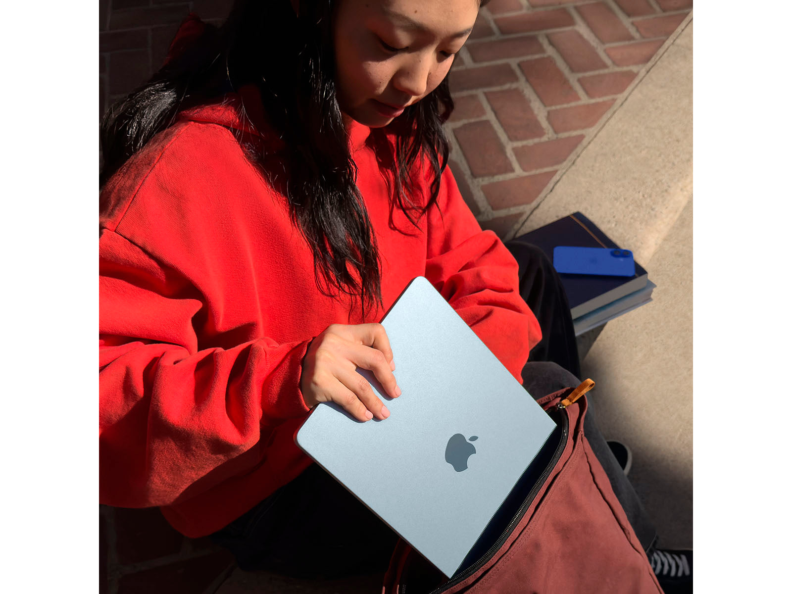 MacBook Air 2025 13" M4 10 processorer, 8 grafikkort, 16 GB, 256 GB - Starlight - (MW0Y3DK/A)