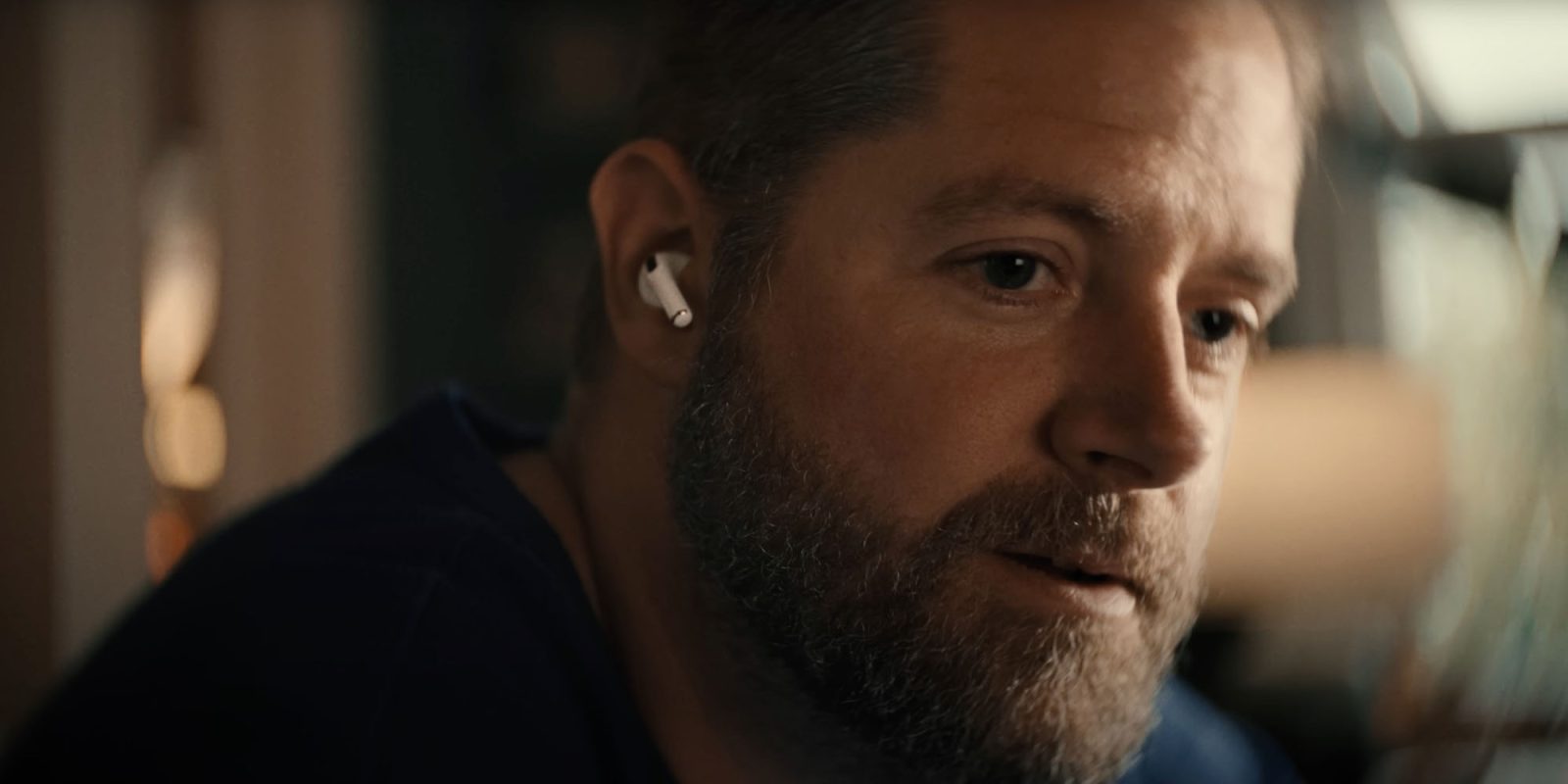 Hjertevarm Apple video fremhæver AirPods Pro 2 høreapparatfunktion