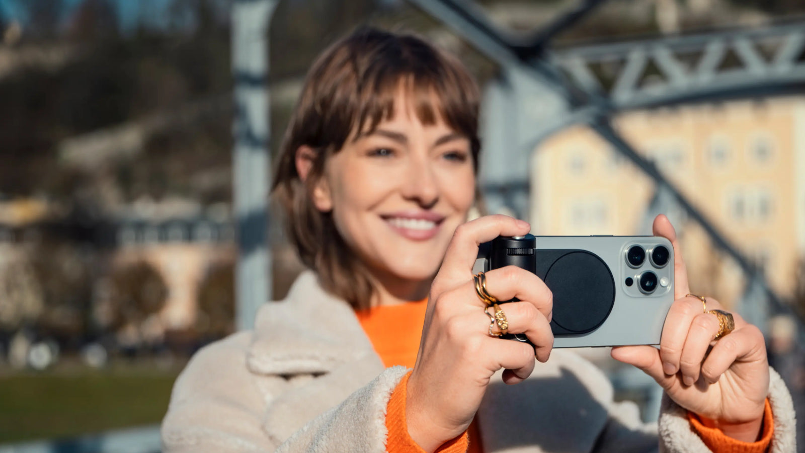 Leica lancerer LUX Grip til iPhone - fotografering på nyt niveau!