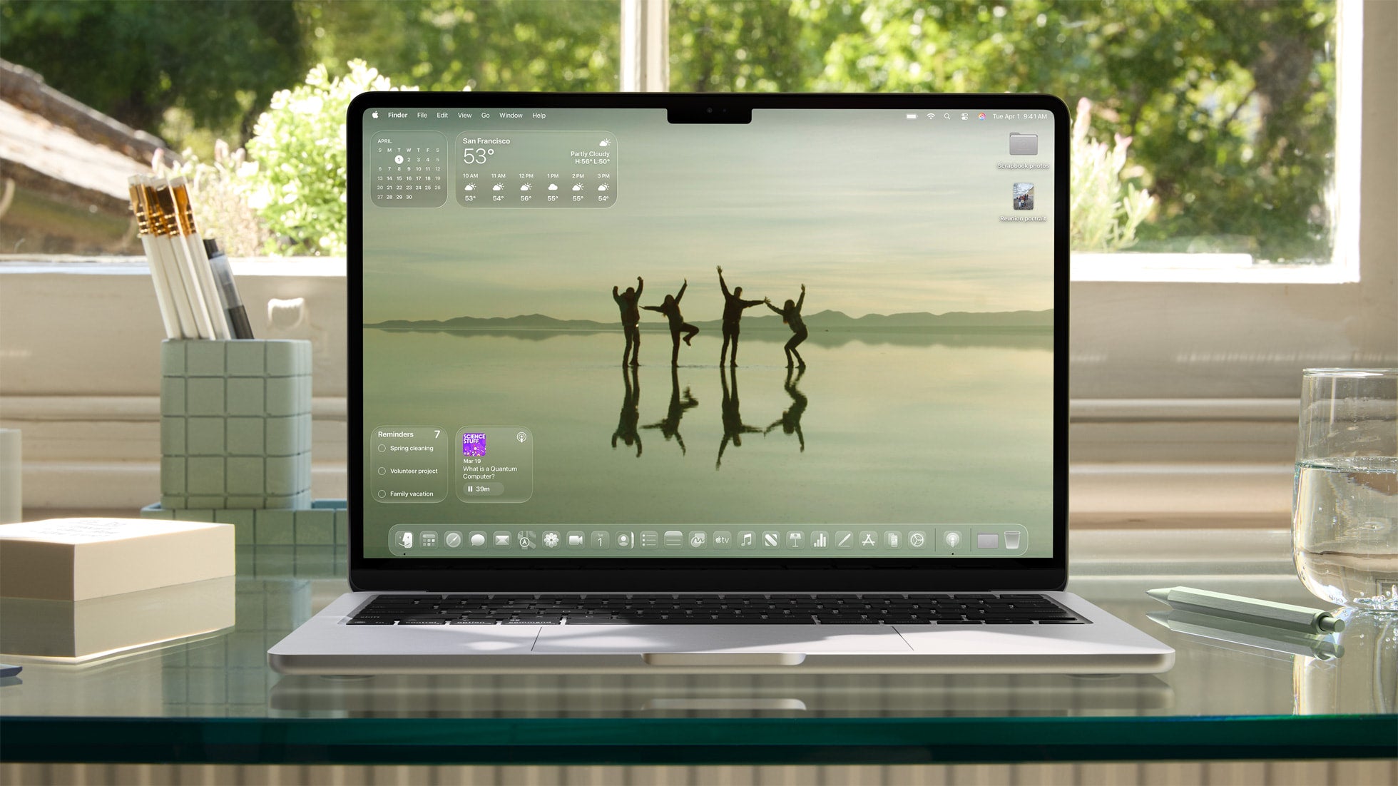 Oplev macOS Tahoe 26: Flydende glas, Spotlight og nye temaer!