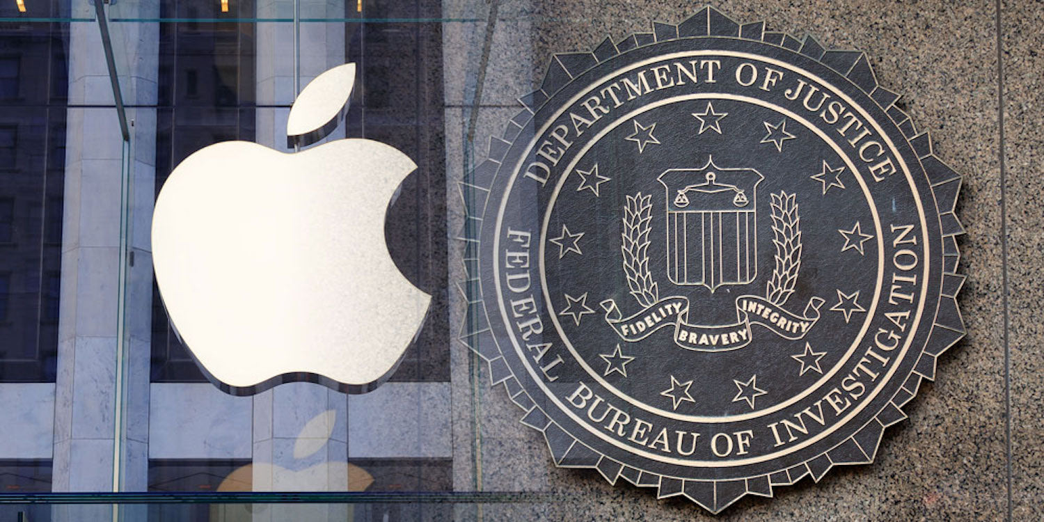 Trump siger, at FBI 'må få Apple til at åbne' potentielle morderes apps og telefoner.